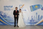 Ақ көйлекпен сайлауға келді: Алматы облысында жас жұбайлар дауыс берді