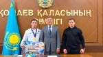 Золотая победа Данила Устинова: аким Конаева вручил спортсмену 1 млн тенге