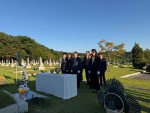 По поручению Главы государства Арман Кырыкбаев посетил мемориальный комплекс генерала Хон Бом До в Тэджоне