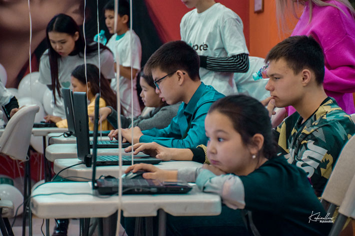 Школьники Казахстана участвовали в акции «Час Кода»