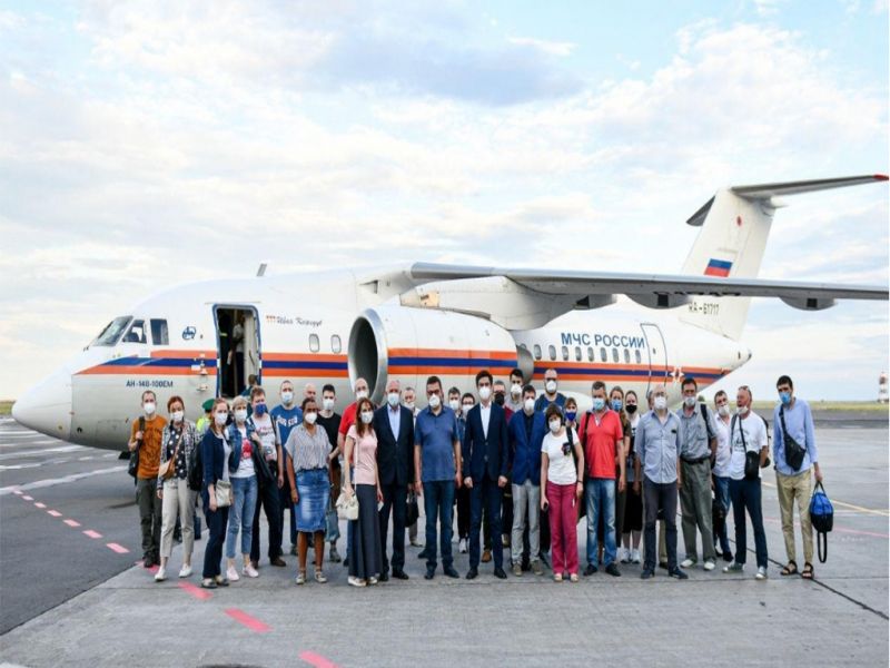 Российские врачи прилетели в Казахстан для помощи в борьбе с КВИ